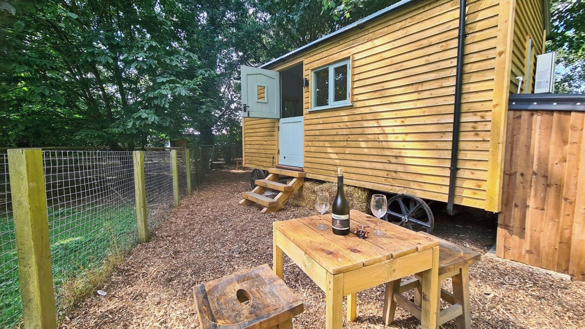 Horsley Hale Farm Glamping Hotel Ely Exterior foto
